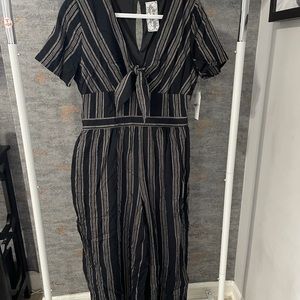 Sadie & Sage black with cream lines jumpsuit size medium